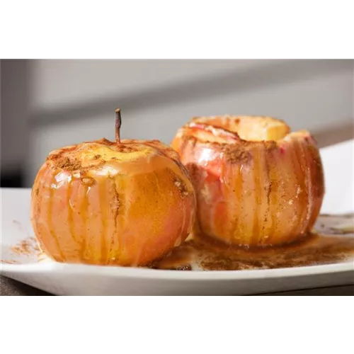 Rezept des Monats November 2025: Goldbraune Bratäpfel mit Karamell-Topping